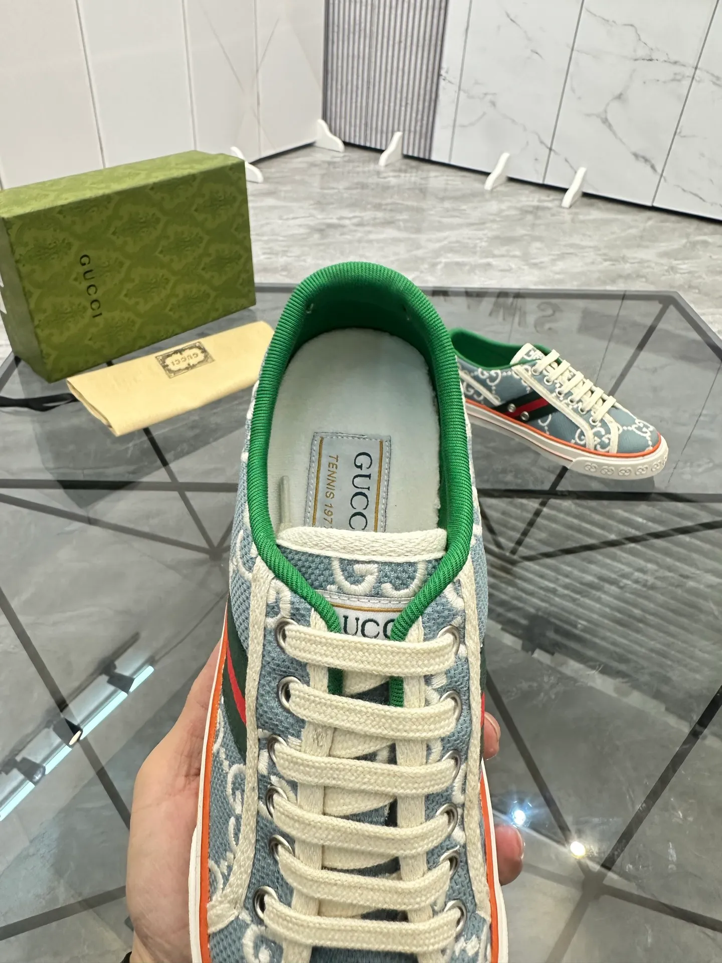 Men's shoes: 💰P380¥ Product trademark: Gucci* "Gucci*" low-top casual shoes Regular size: 38-44 (can be customized to 45.46.) Product materials: Original material from the upper counter, breathable lining, original outsole. Number: 661
